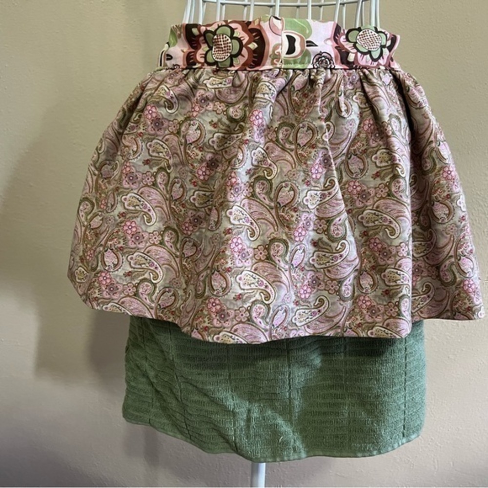 Lovely Handmade Apron, NWOT.